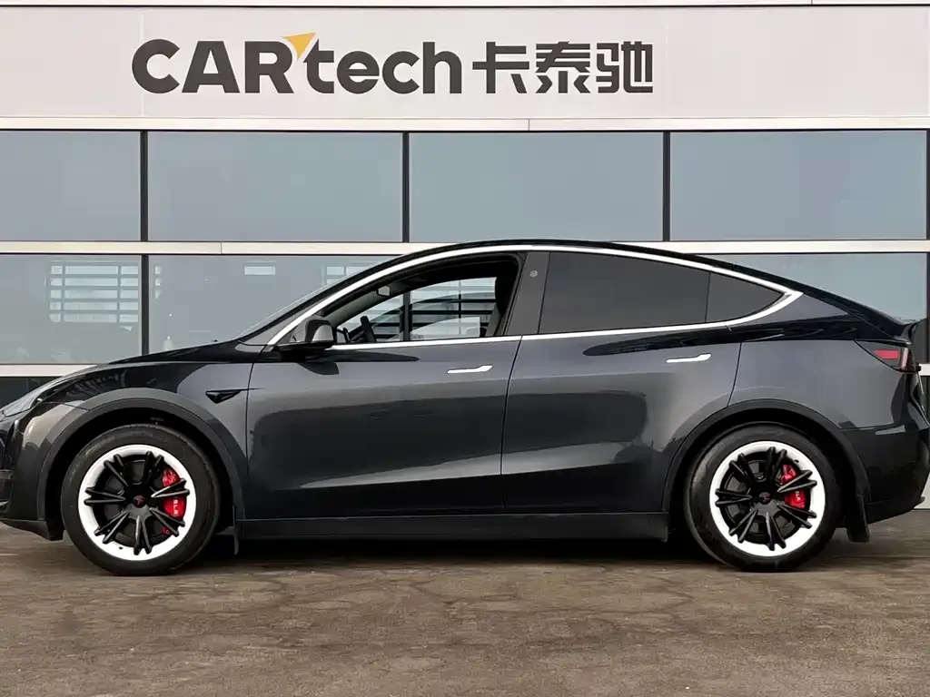 Tesla Model Y 2024 из CN, фото 4