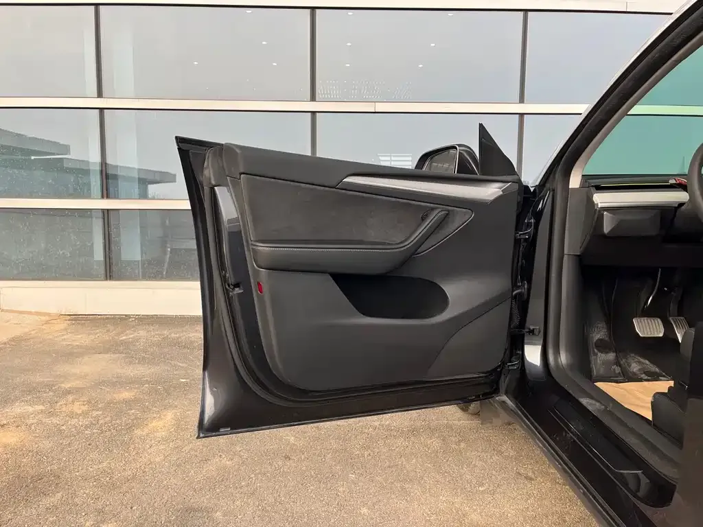 Tesla Model Y 2024 из CN, фото 7