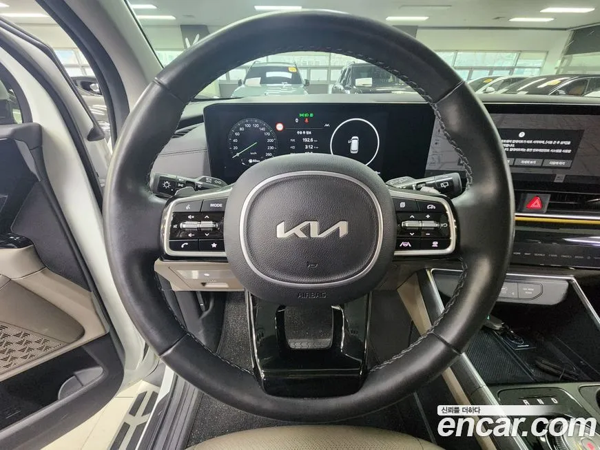 Kia Carnival — фото 3