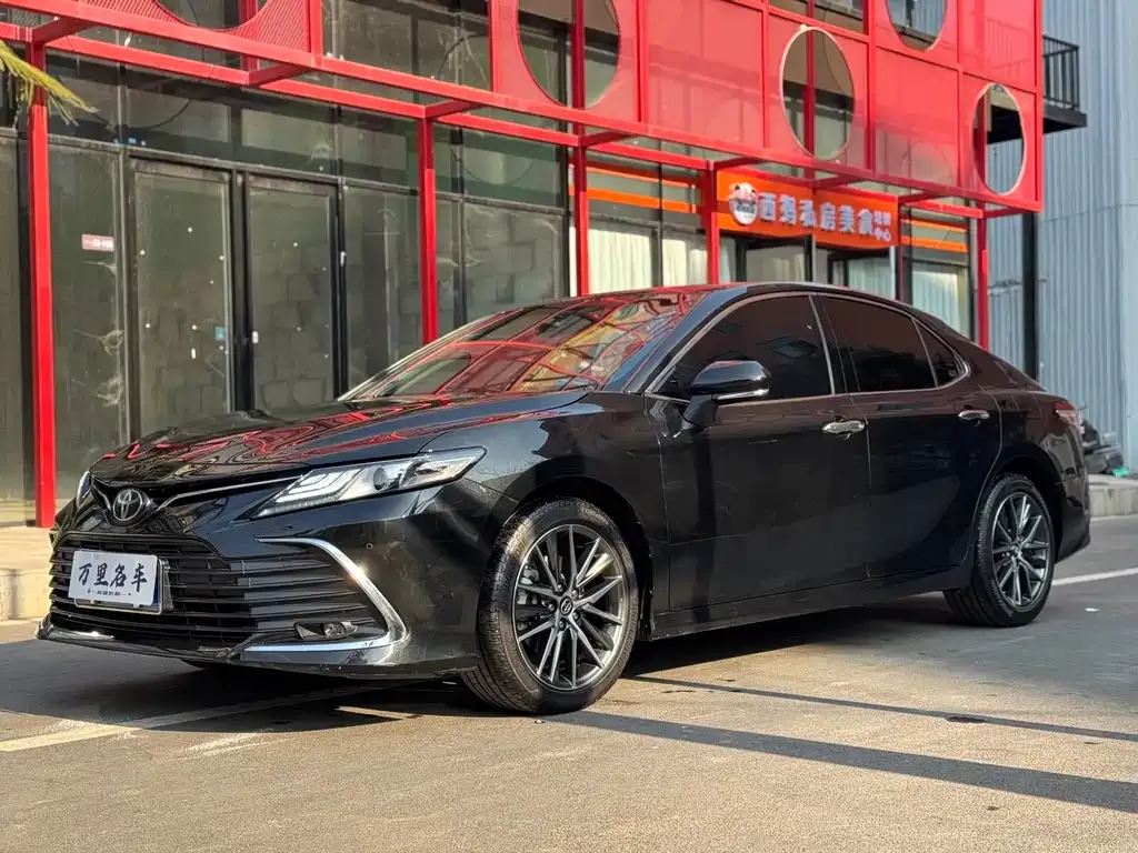 Toyota Camry 2023 из CN, фото 1