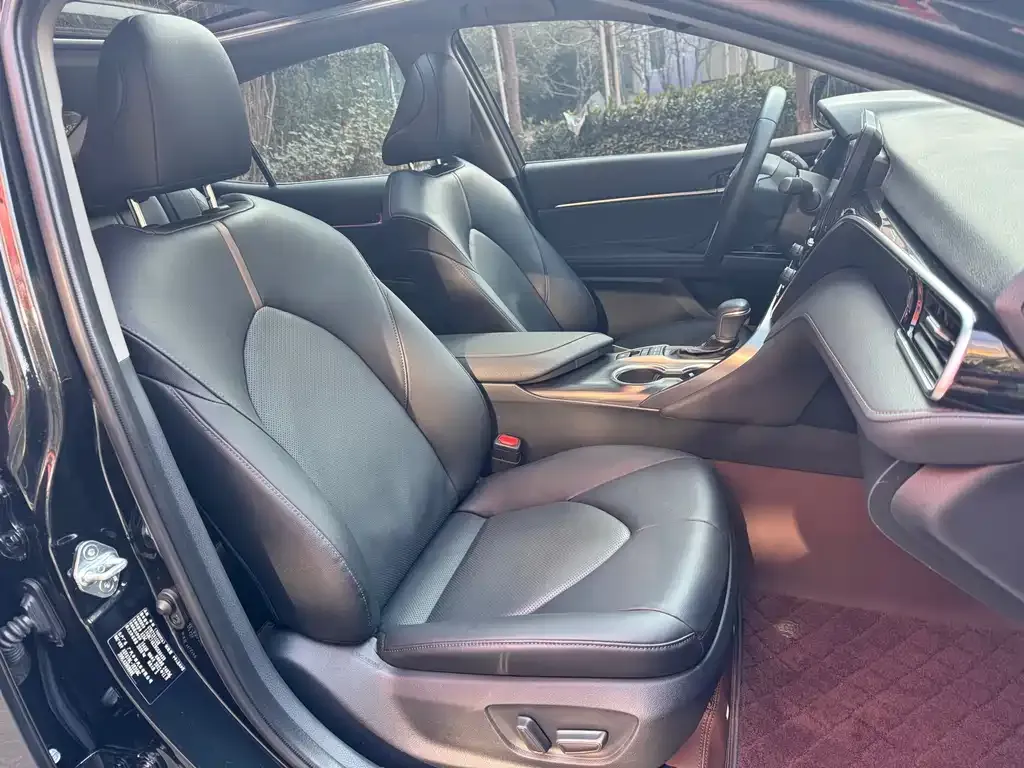 Toyota Camry 2023 из CN, фото 2