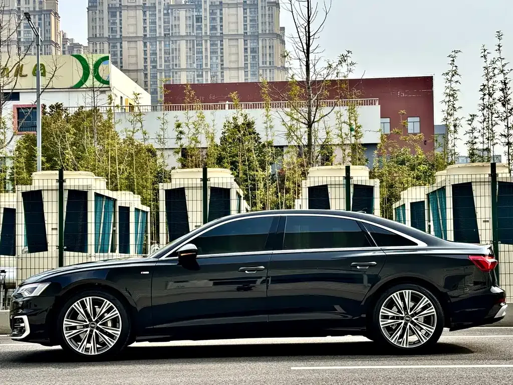 Audi A6L — фото 6