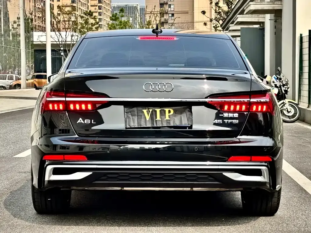 Audi A6L — фото 5