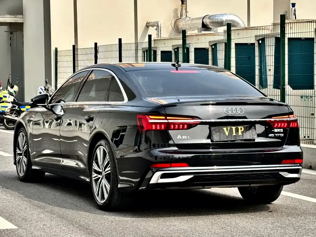 Audi A6L — фото 4