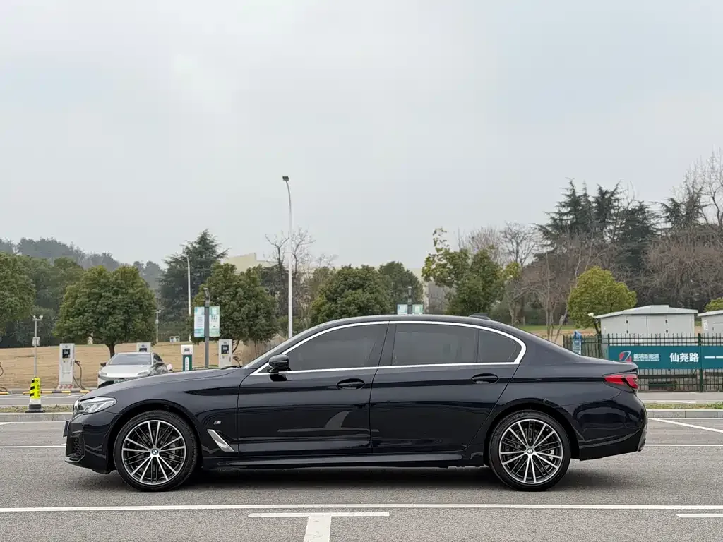 BMW 5 Series — фото 2