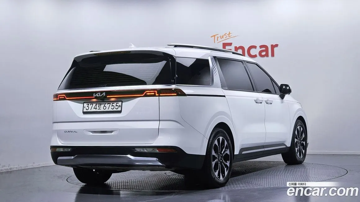 Kia Carnival — фото 5