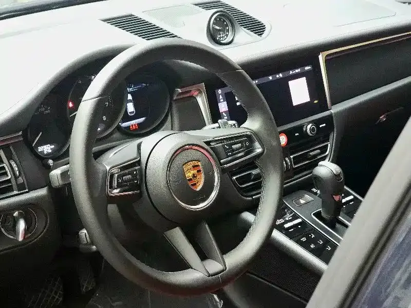 Porsche Macan — фото 6