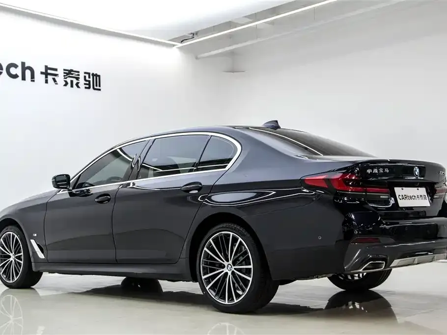 BMW 5 Series — фото 9