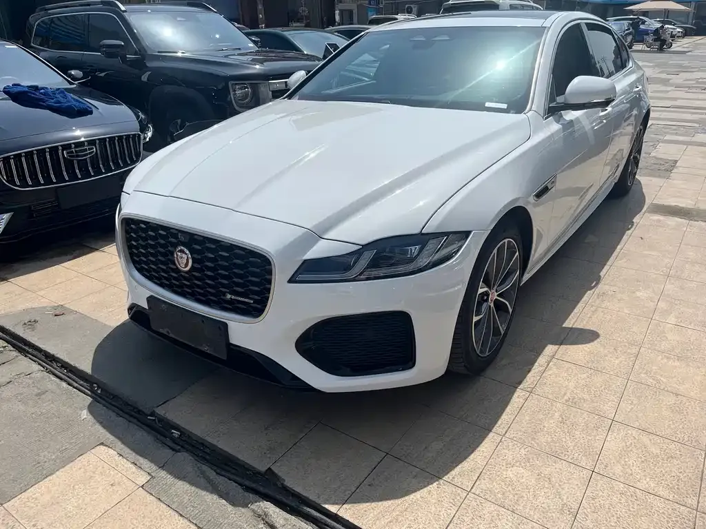Jaguar XFL — фото 1