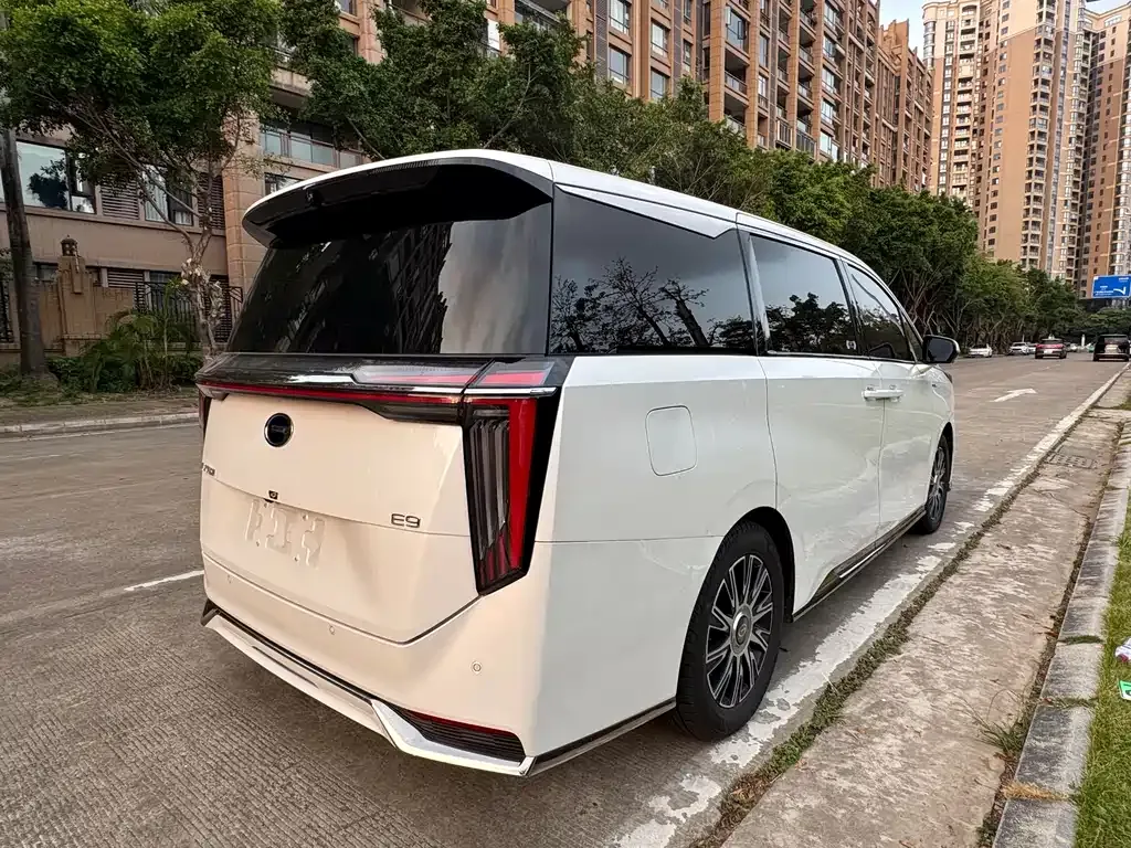 GAC Motor Trumpchi E9 — фото 5