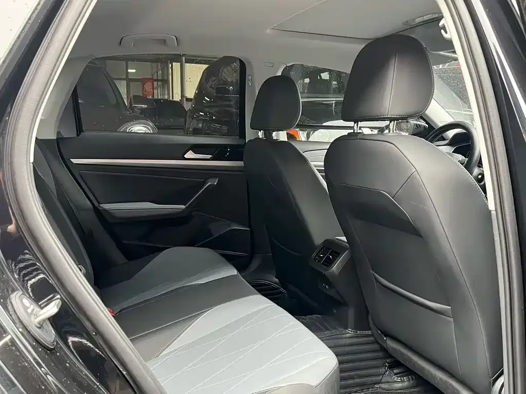 Volkswagen Lavida 2023 из CN, фото 2