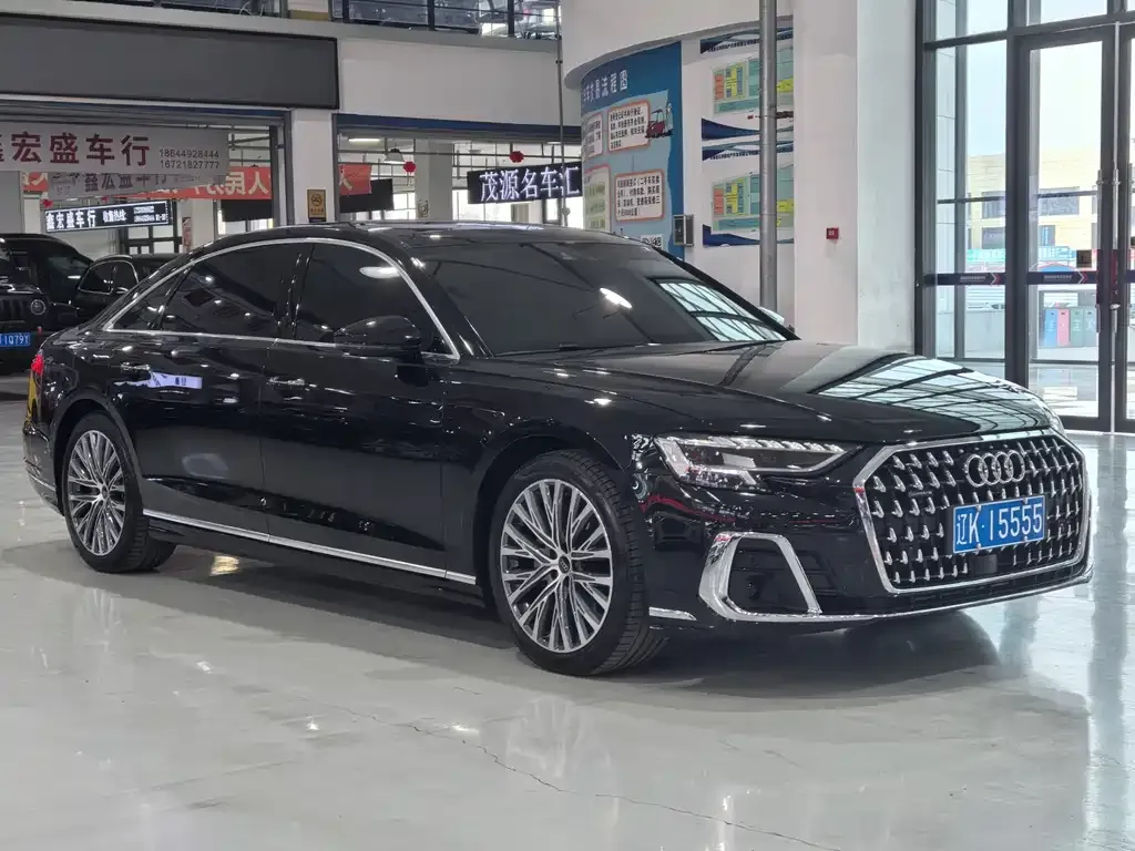 Audi A8 — фото 2