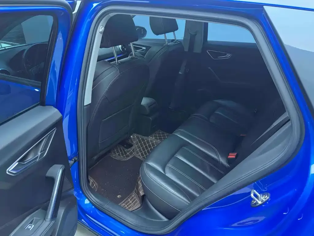 Audi Q2L 2023 из CN, фото 9