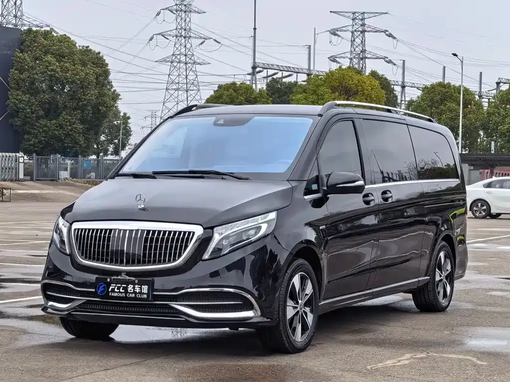 Mercedes-Benz V-Class — фото 1