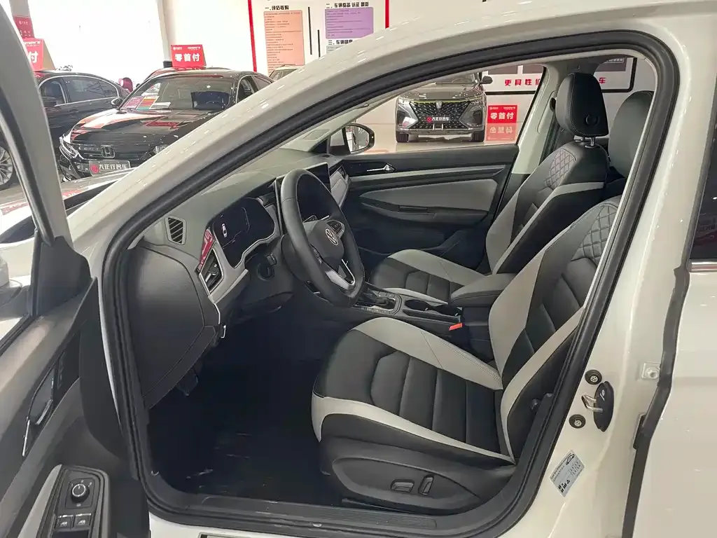 Volkswagen Bora 2023 из CN, фото 3