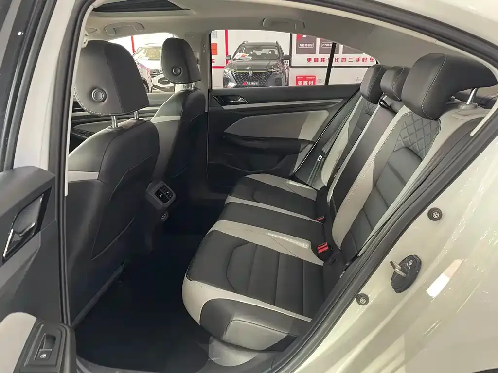 Volkswagen Bora 2023 из CN, фото 9