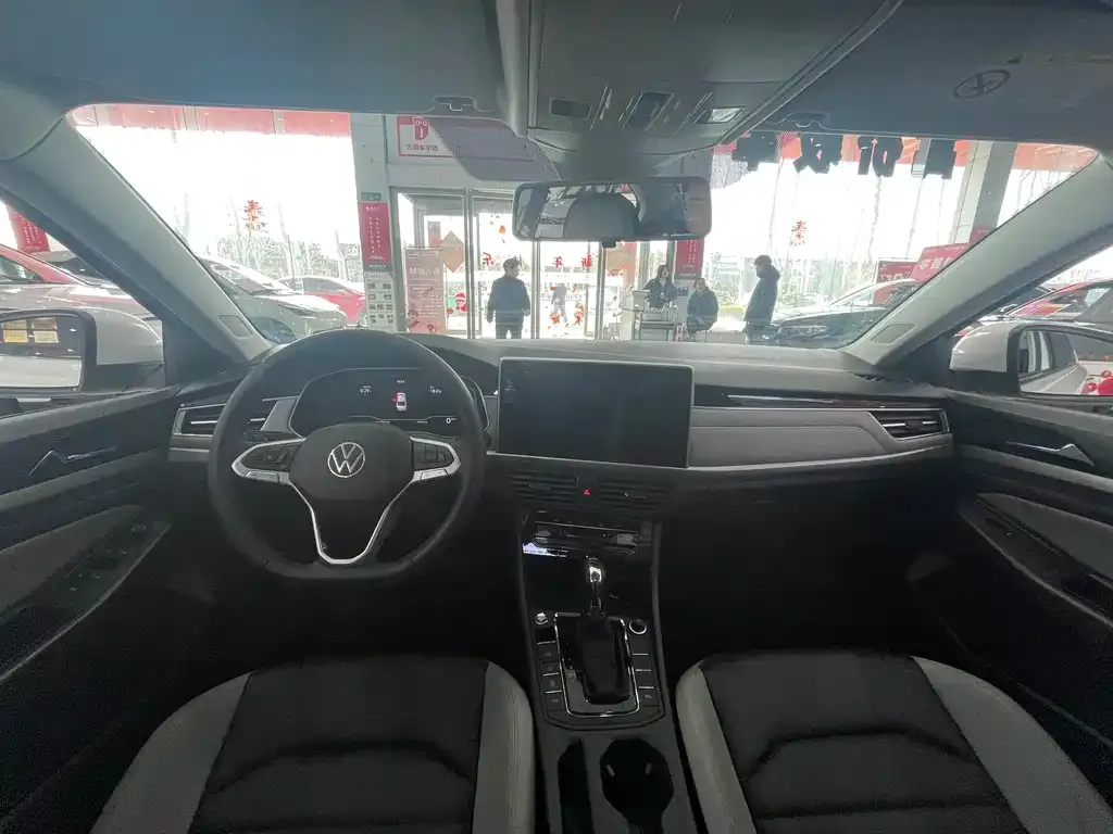 Volkswagen Bora 2023 из CN, фото 10