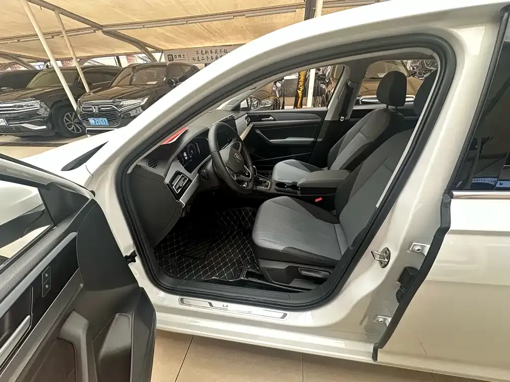 Volkswagen Lavida 2023 из CN, фото 2