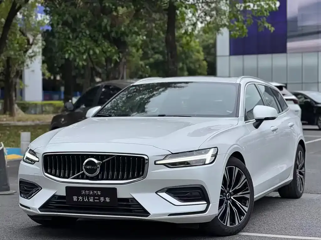 Volvo V60 — фото 9