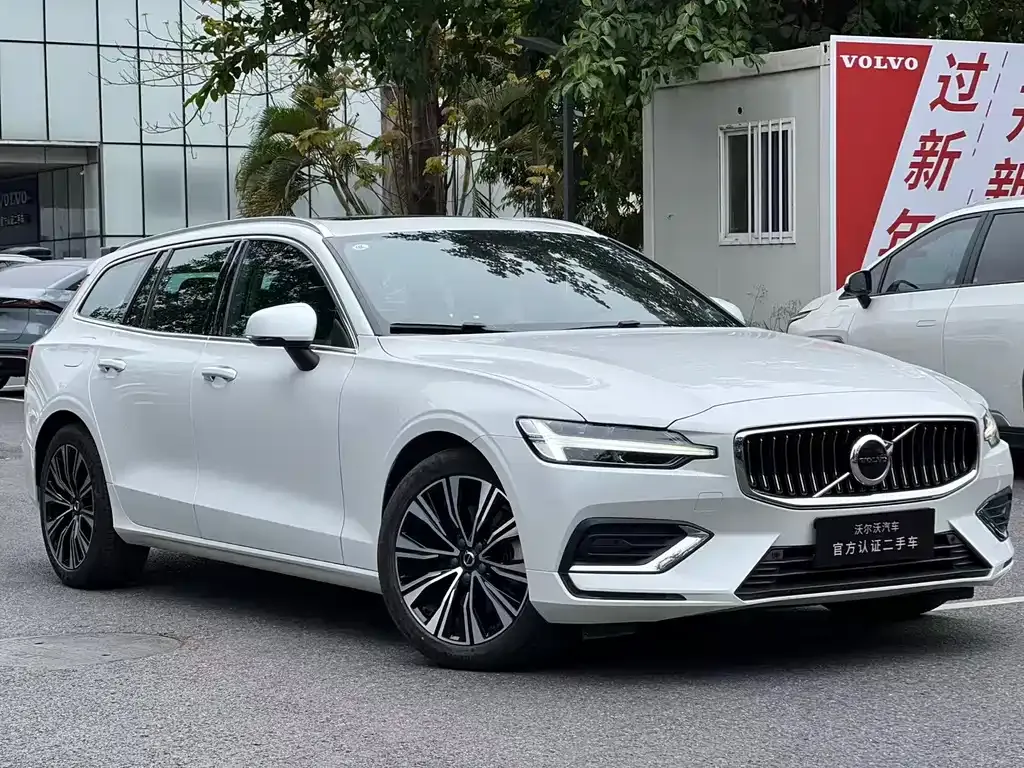 Volvo V60 — фото 10