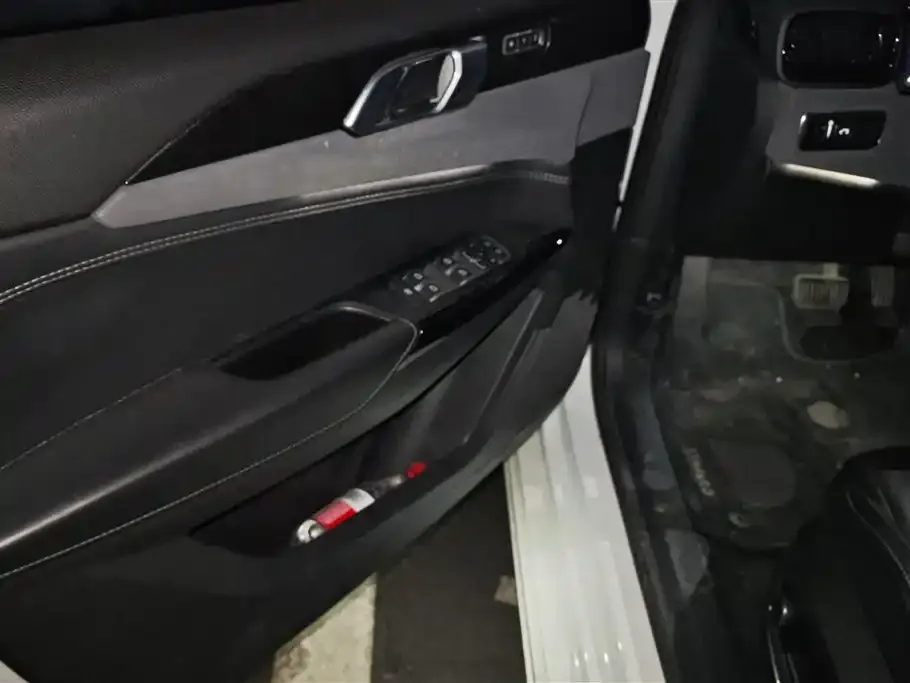 Lynk & Co 02 Hatchback 2023 из CN, фото 2