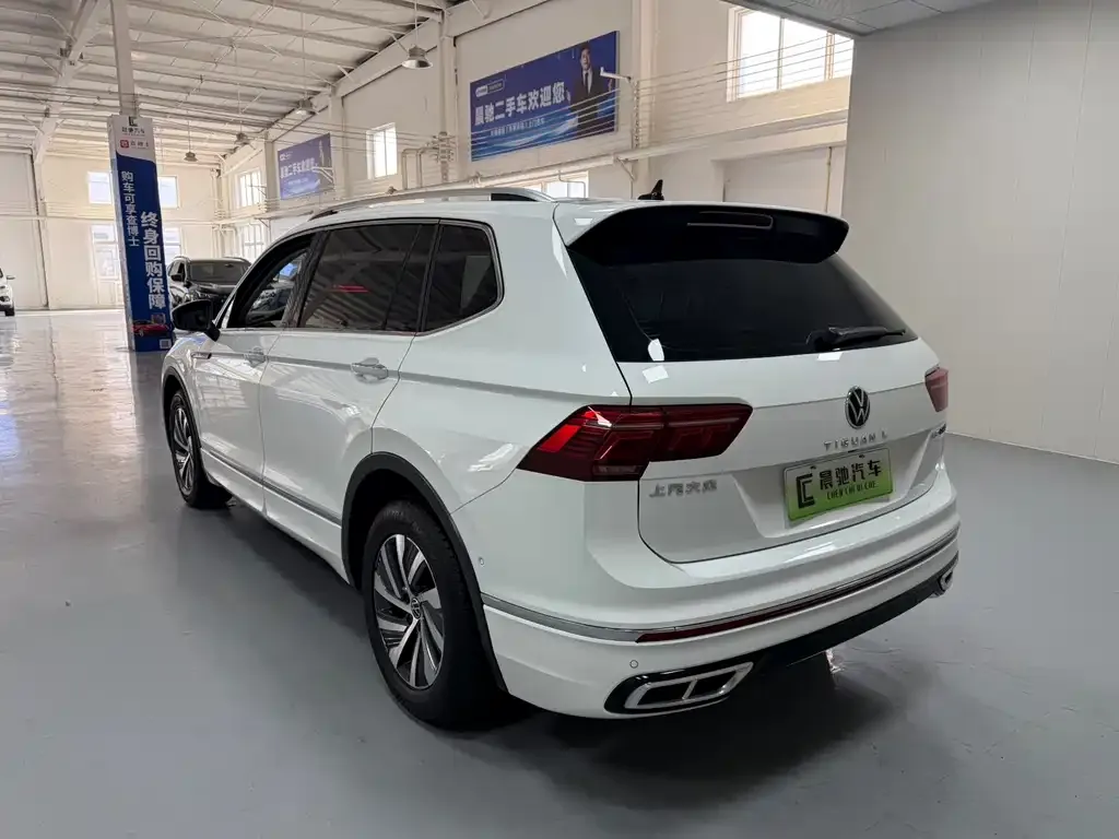 Volkswagen Tiguan L New Energy — фото 10