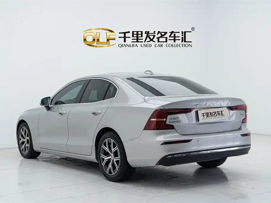 Volvo S60 — фото 4