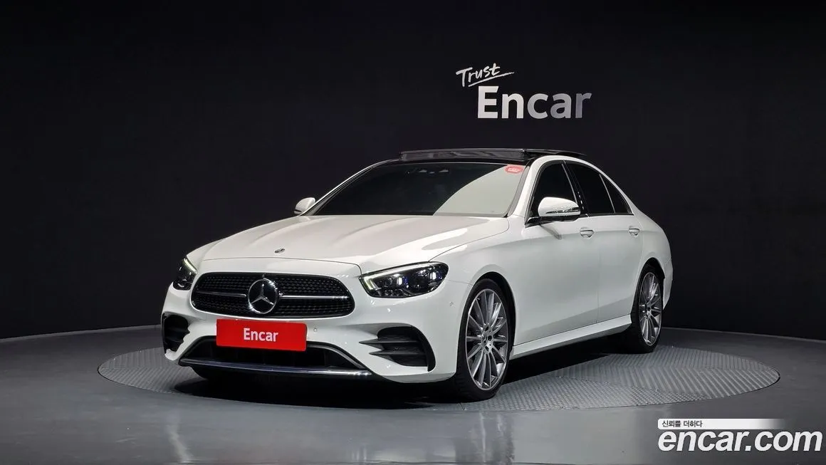 Mercedes-Benz E-Class — фото 1