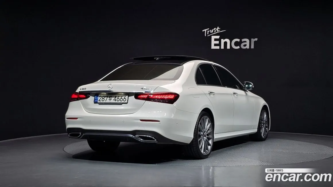 Mercedes-Benz E-Class — фото 5