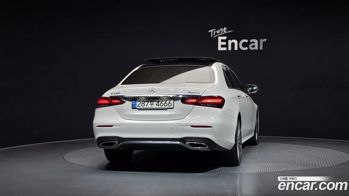 Mercedes-Benz E-Class — фото 8