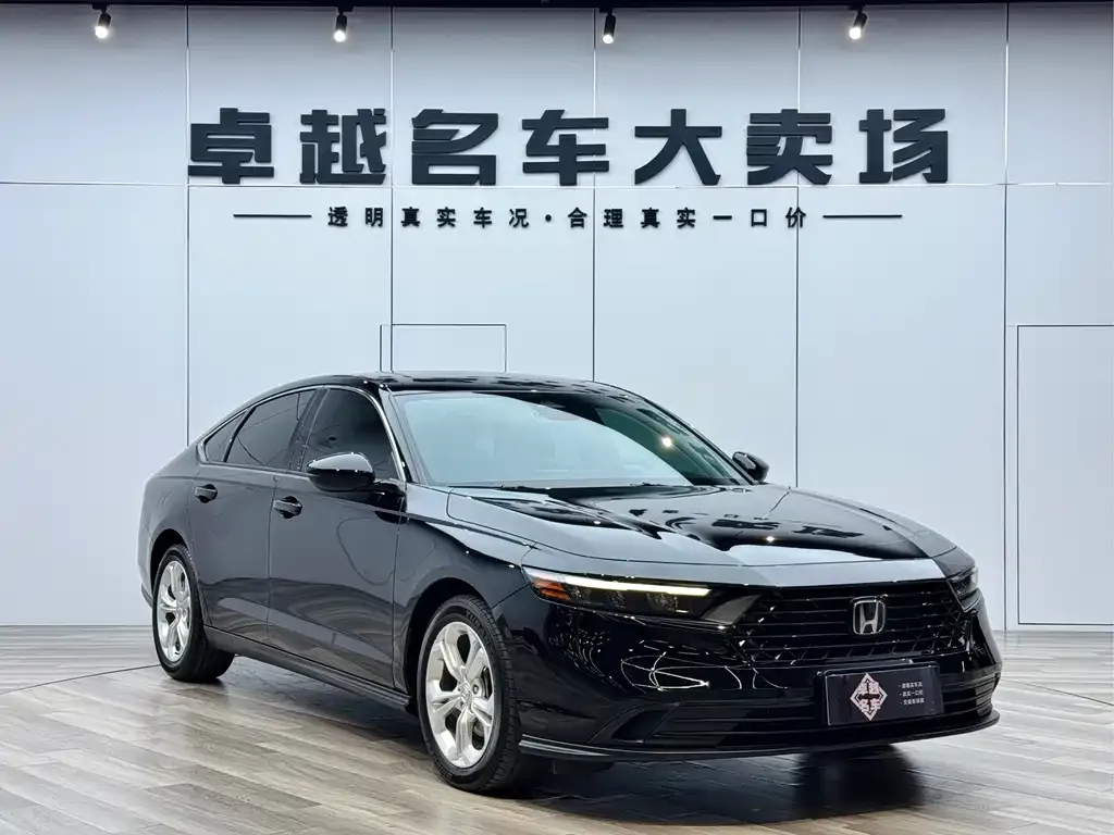 Honda Accord — фото 10