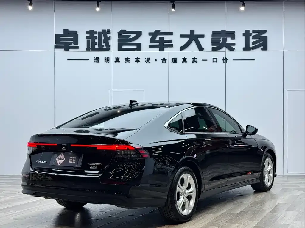 Honda Accord — фото 8