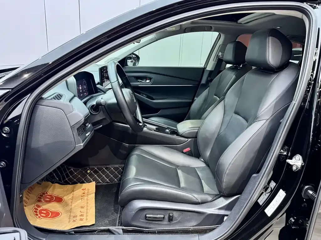 Honda Accord — фото 9