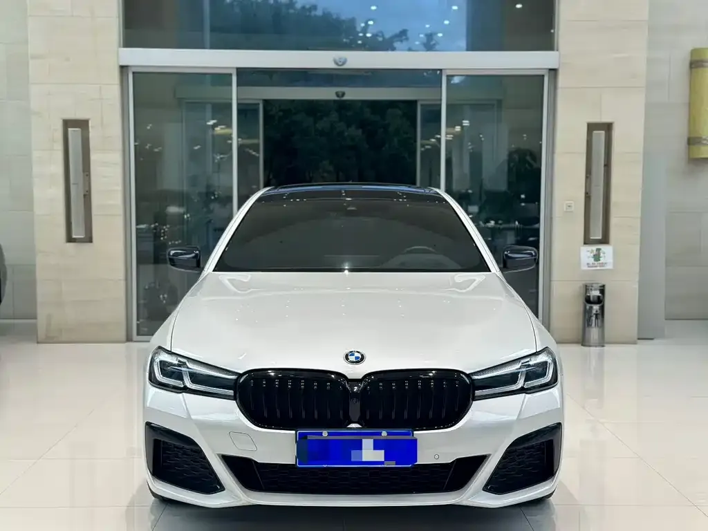 BMW 5 Series — фото 2