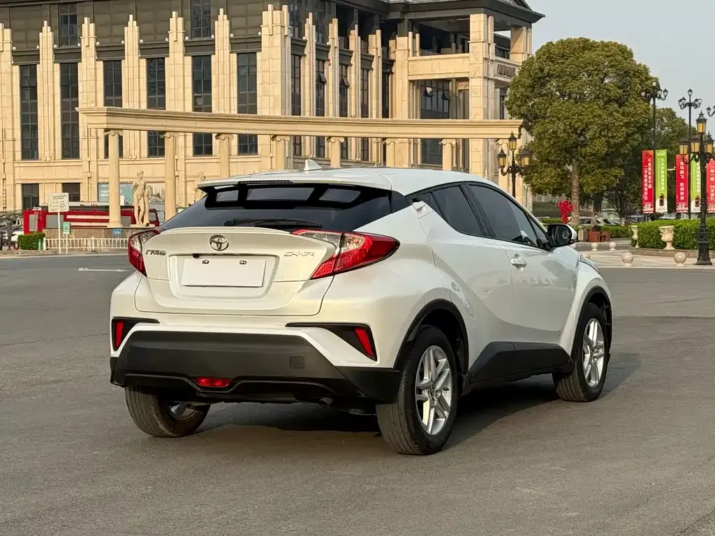 Toyota C-HR — фото 6