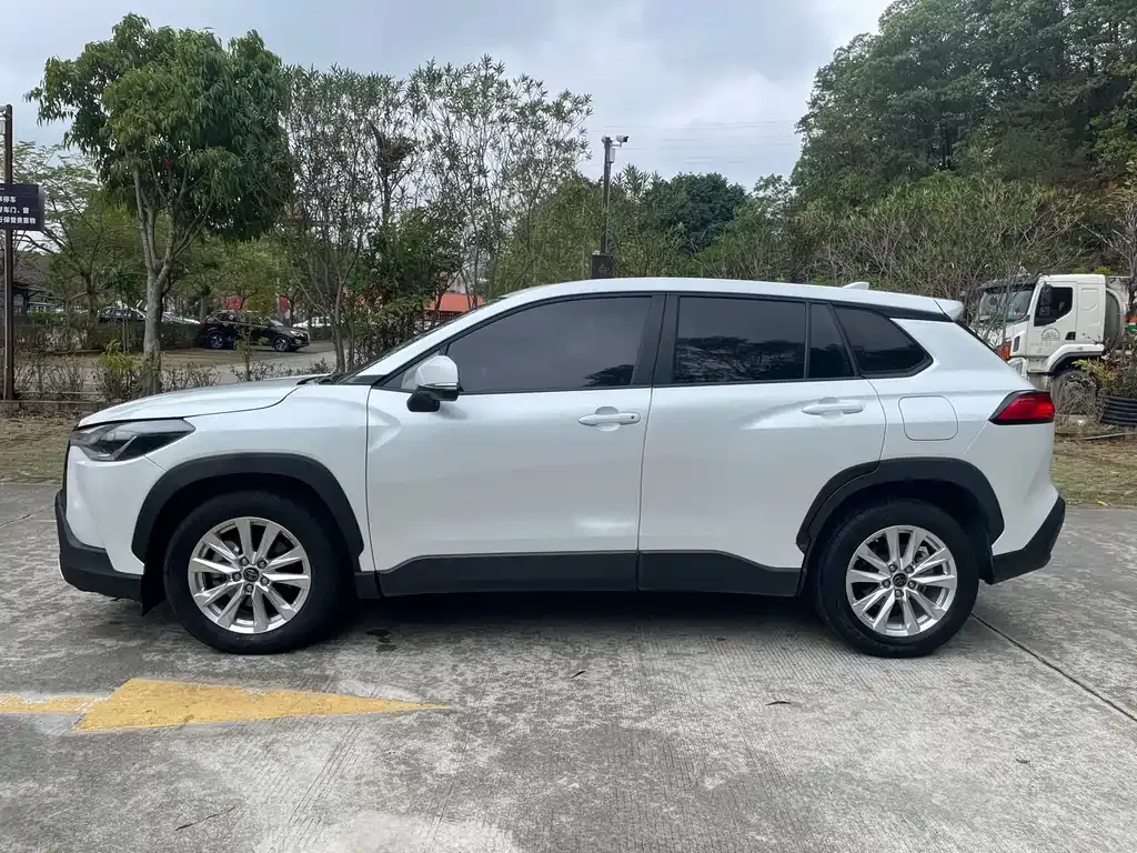 Toyota Corolla Cross — фото 9