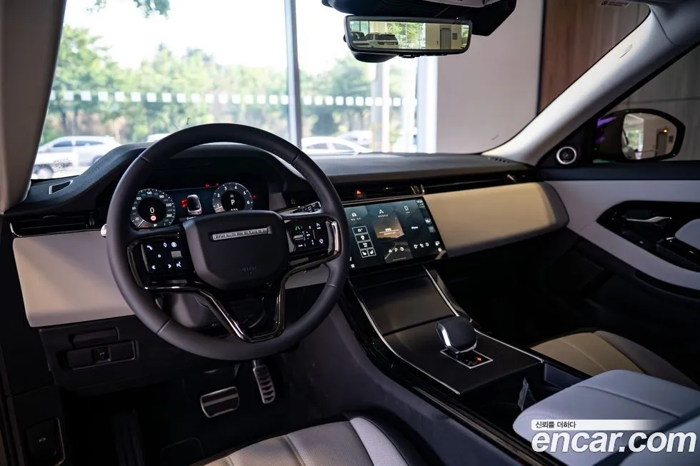 Land Rover Range Rover Evoque — фото 10