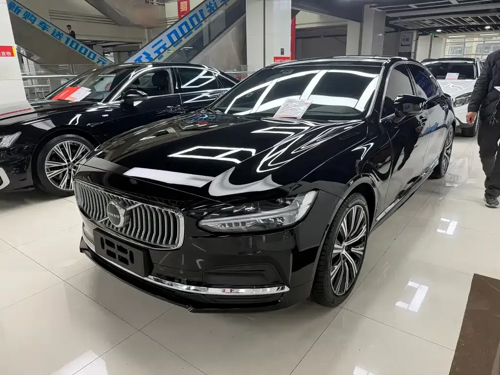 Volvo S90 2023 из CN, фото 1