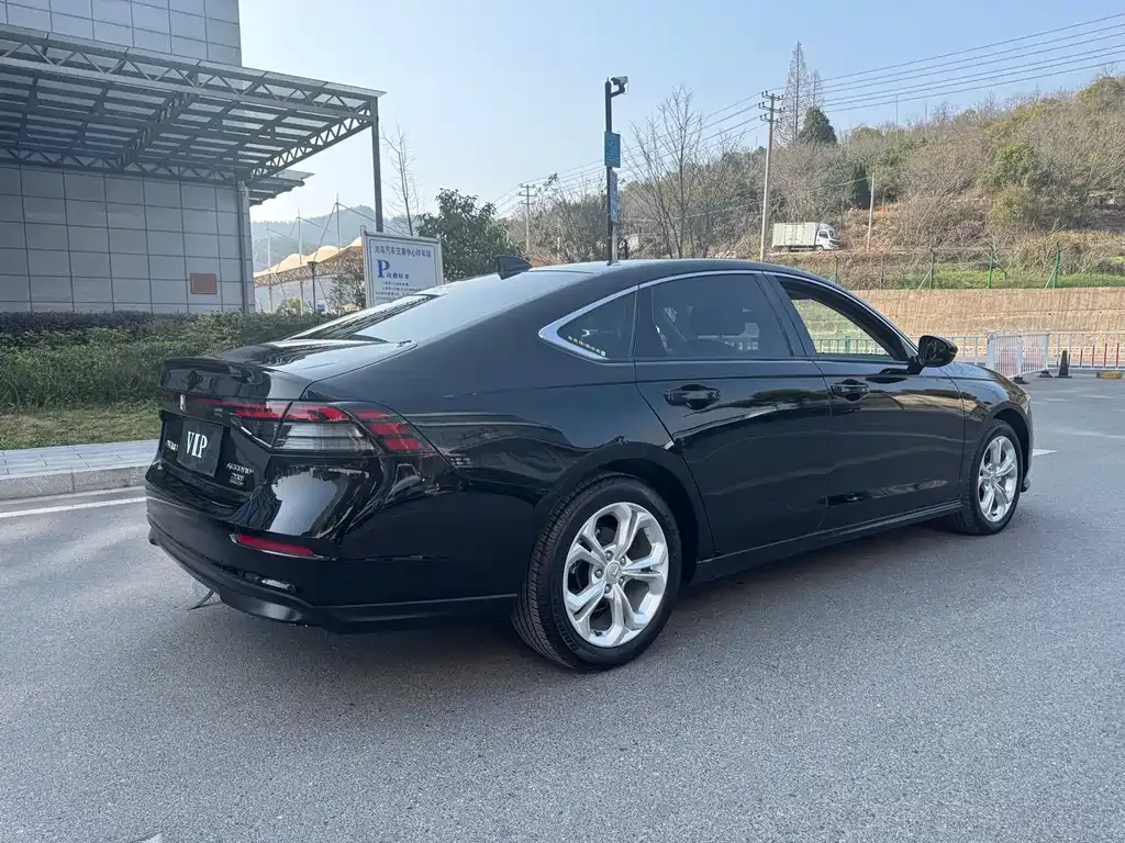 Honda Accord — фото 3