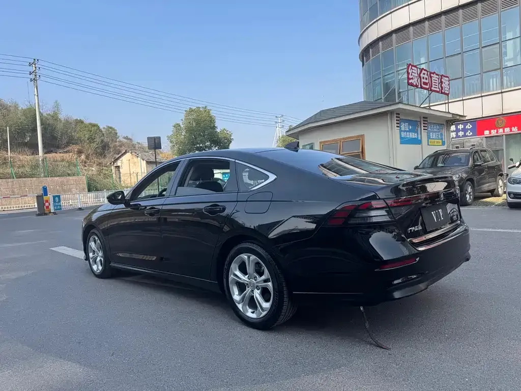Honda Accord — фото 6
