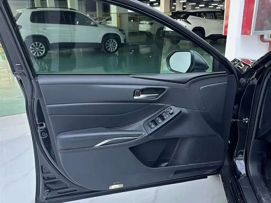 Toyota Avalon 2023 из CN, фото 4