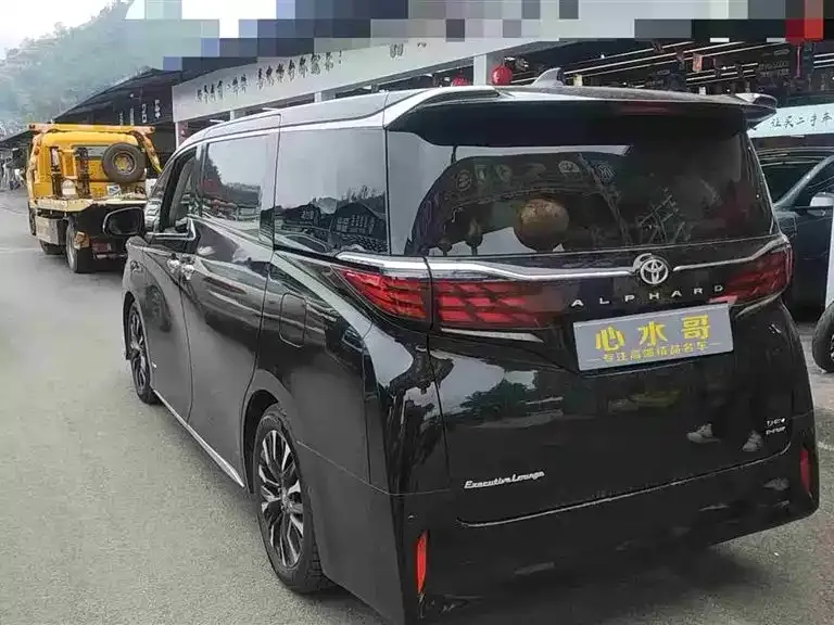 Toyota Alphard — фото 6