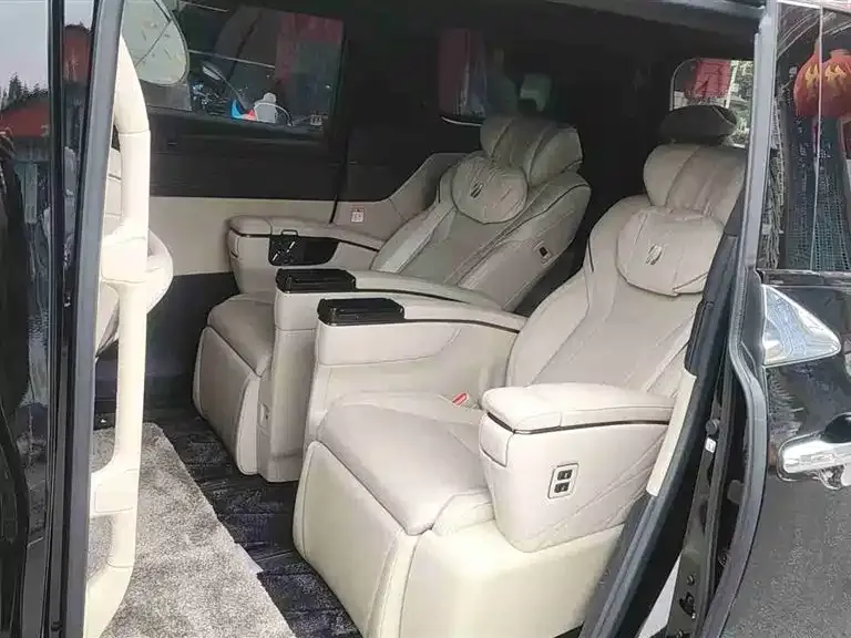 Toyota Alphard — фото 3
