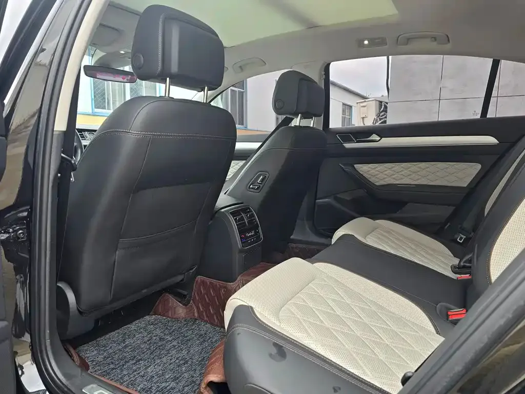 Volkswagen Magotan 2023 из CN, фото 2