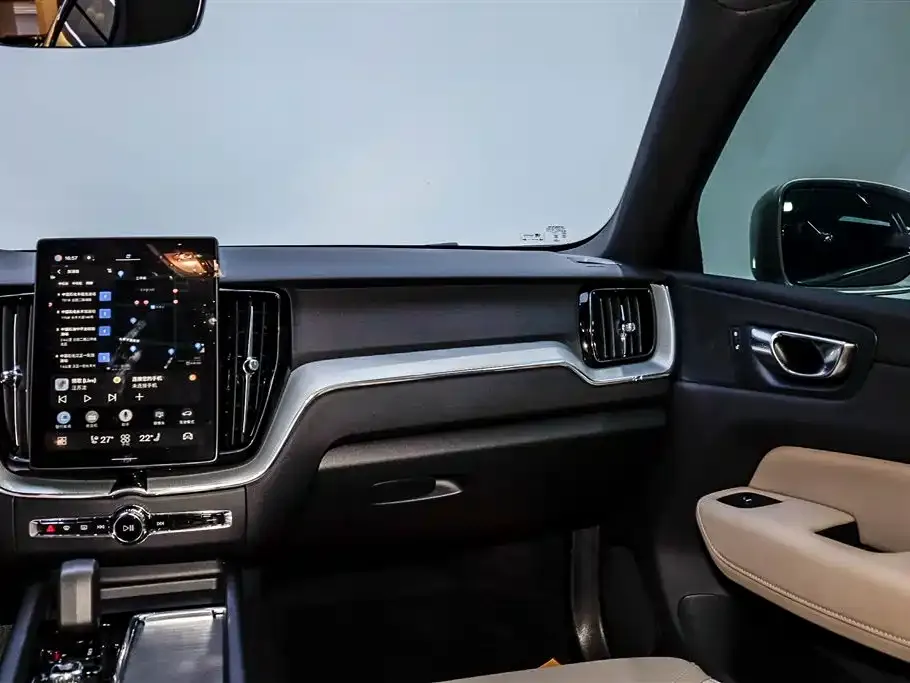 Volvo XC60 2025 из CN, фото 3