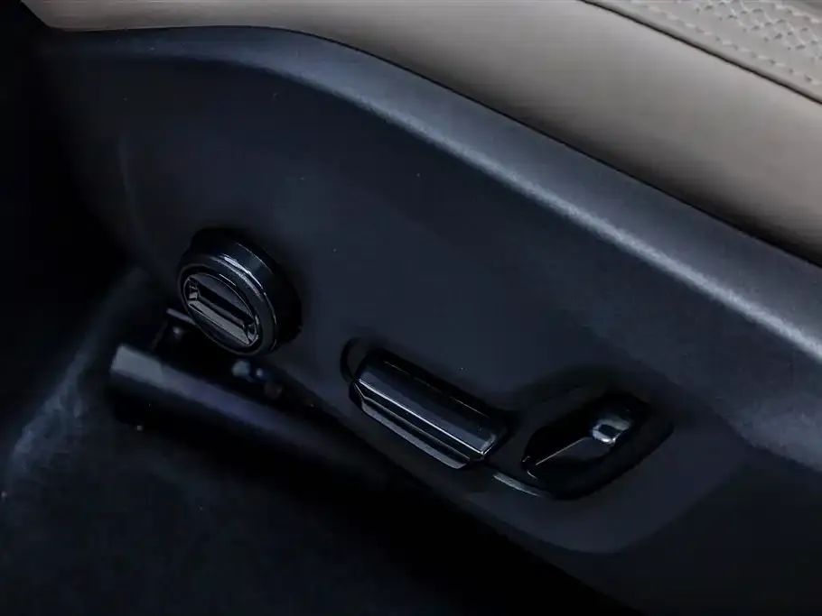 Volvo XC60 2025 из CN, фото 5