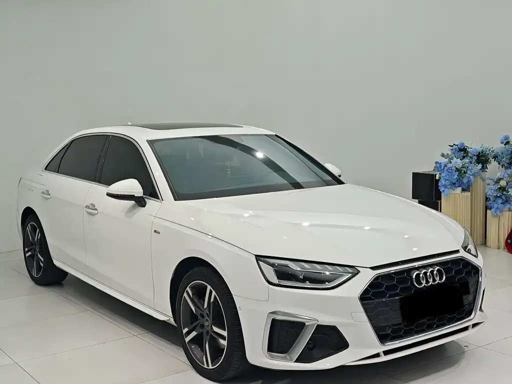 Audi A4L 2022 из CN, фото 2