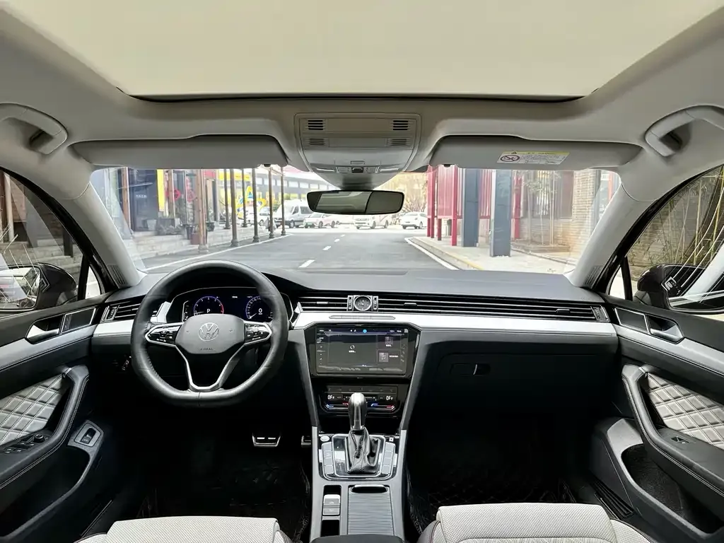 Volkswagen Magotan 2024 из CN, фото 4