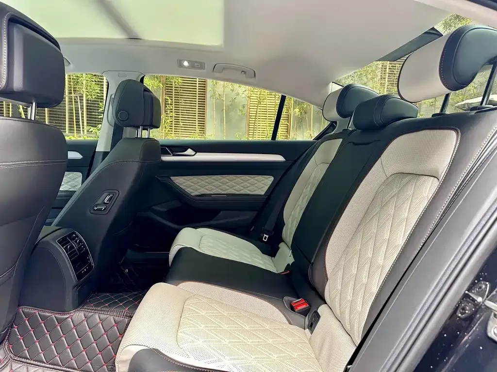 Volkswagen Magotan 2024 из CN, фото 8