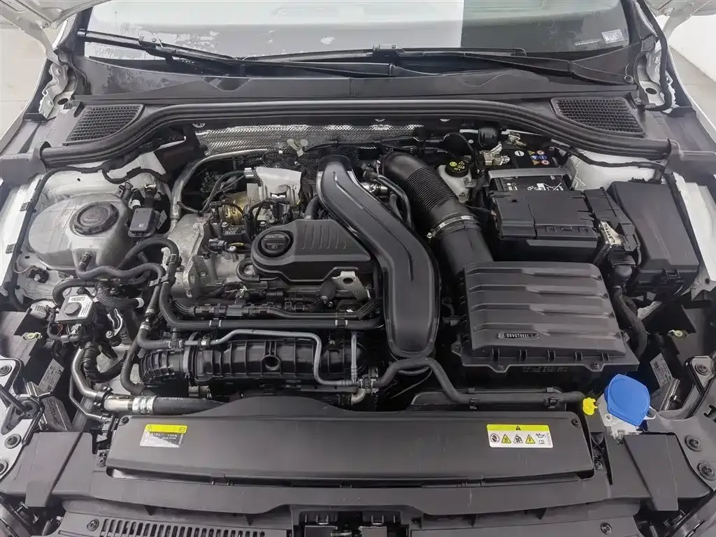 Volkswagen Golf 2025 из CN, фото 10